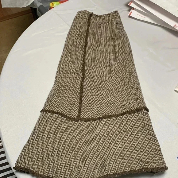 LOFT Women’s Skirt,Excellent Condition. - Picture 3 of 3